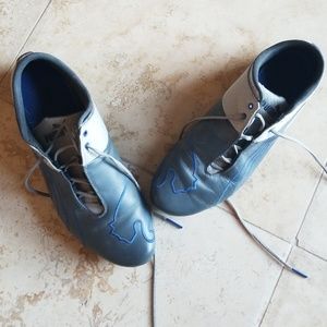 Mens Pumas worn 1 time